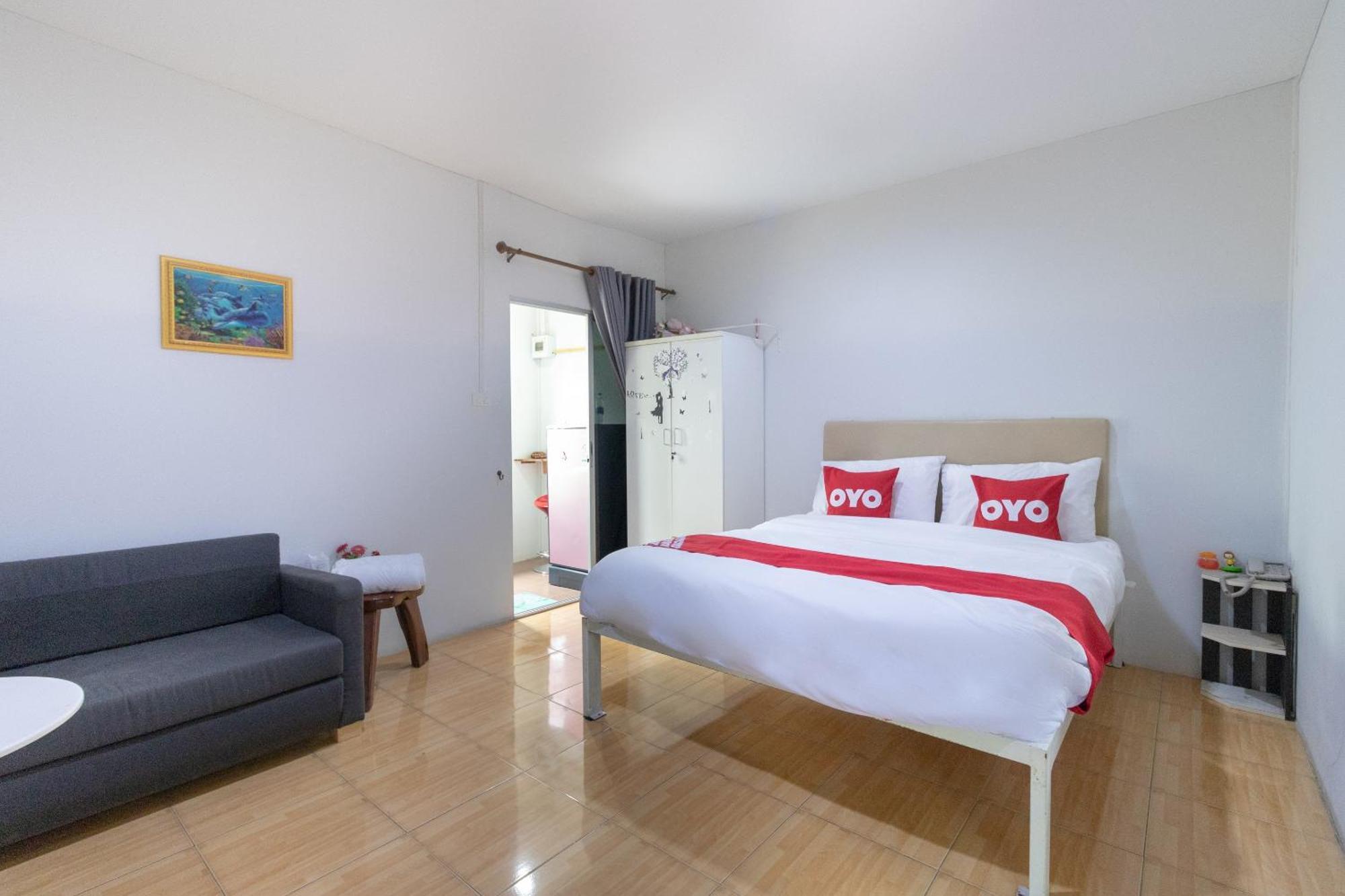 OYO 644 Pong Pai House Hotel Bangkok Ngoại thất bức ảnh