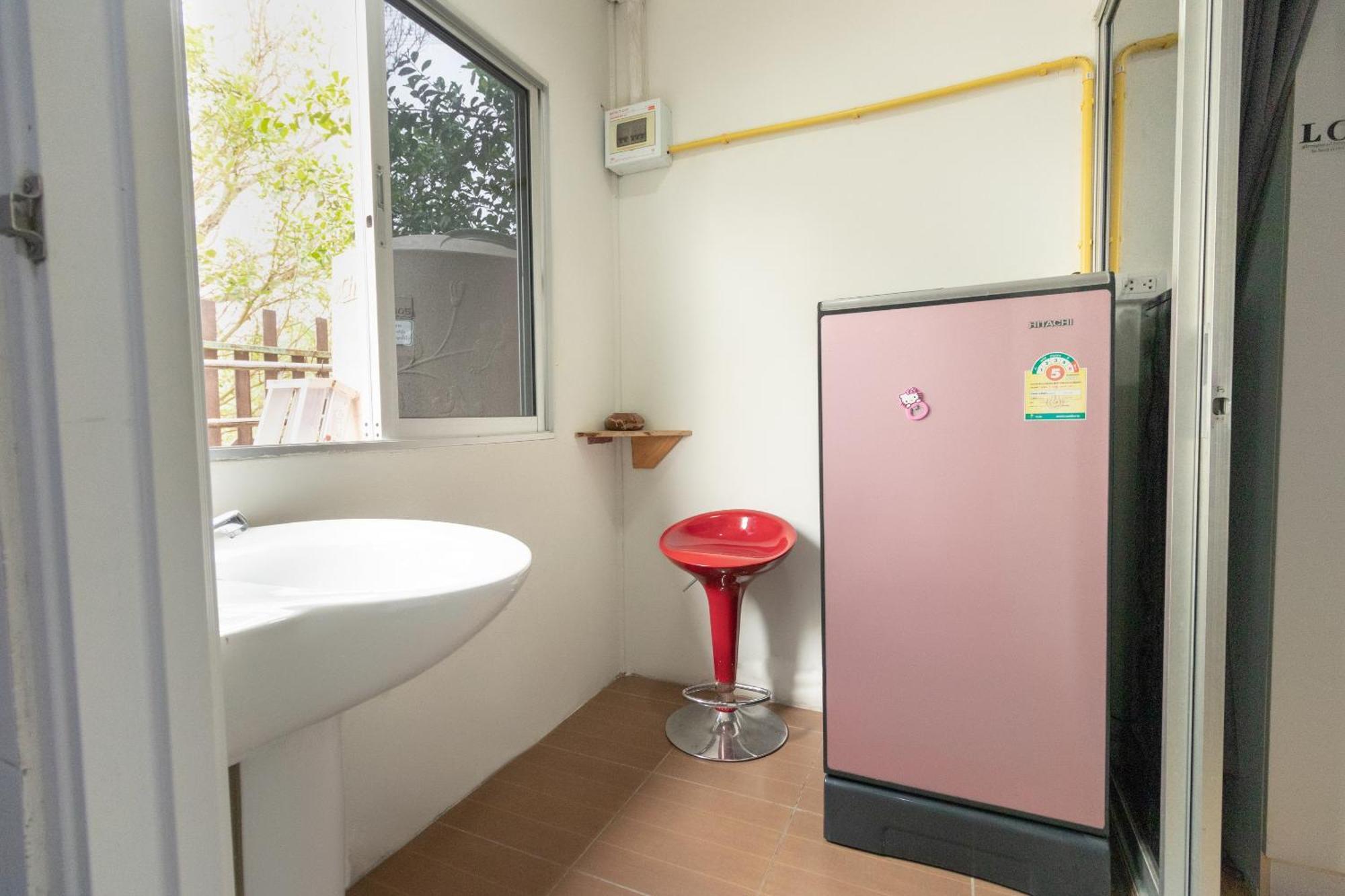 OYO 644 Pong Pai House Hotel Bangkok Ngoại thất bức ảnh