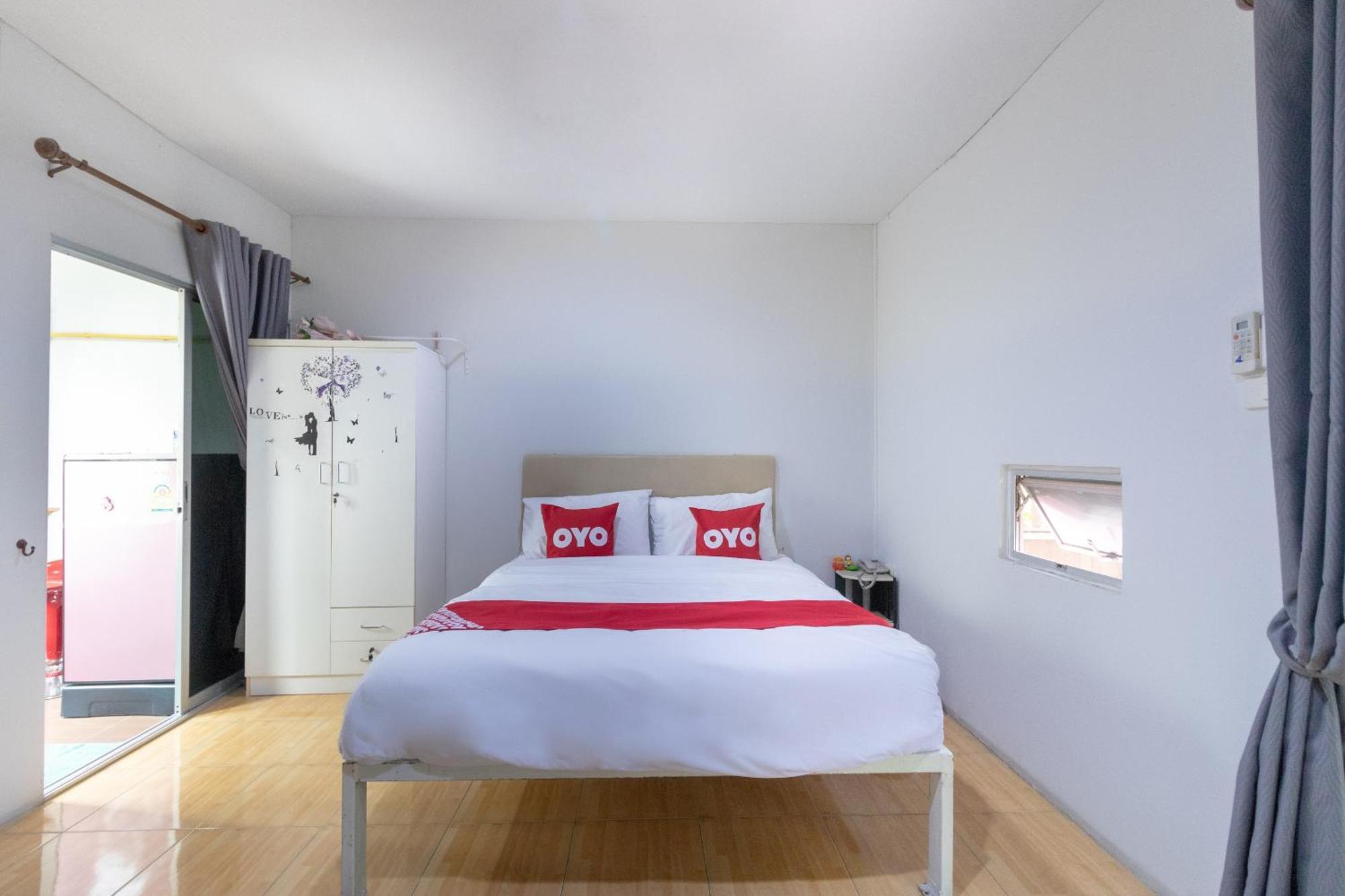 OYO 644 Pong Pai House Hotel Bangkok Ngoại thất bức ảnh